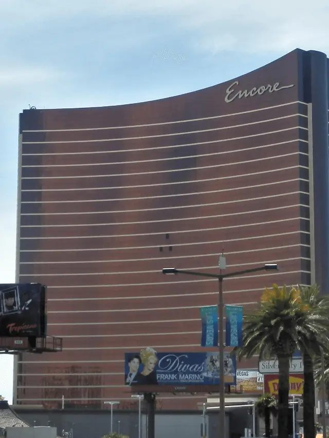 difference between wynn and encore